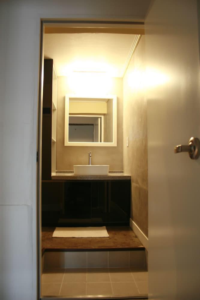 Crib 49 Guesthouse - Foreigner Only Seoul Exterior photo
